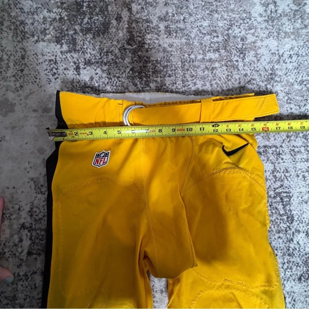 Nike NFL On Field Football Game Pants Yellow Gold Black Men’s 34 Short